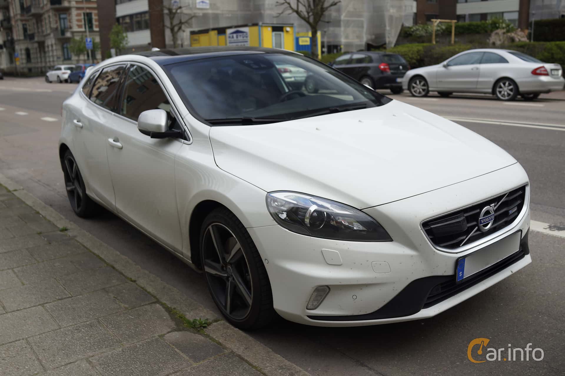 Volvo V40 D4 Manual, 177hp, 2014