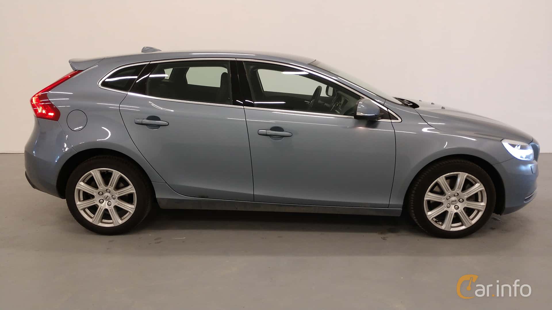 Volvo V40 D4 Manual, 190hp, 2017