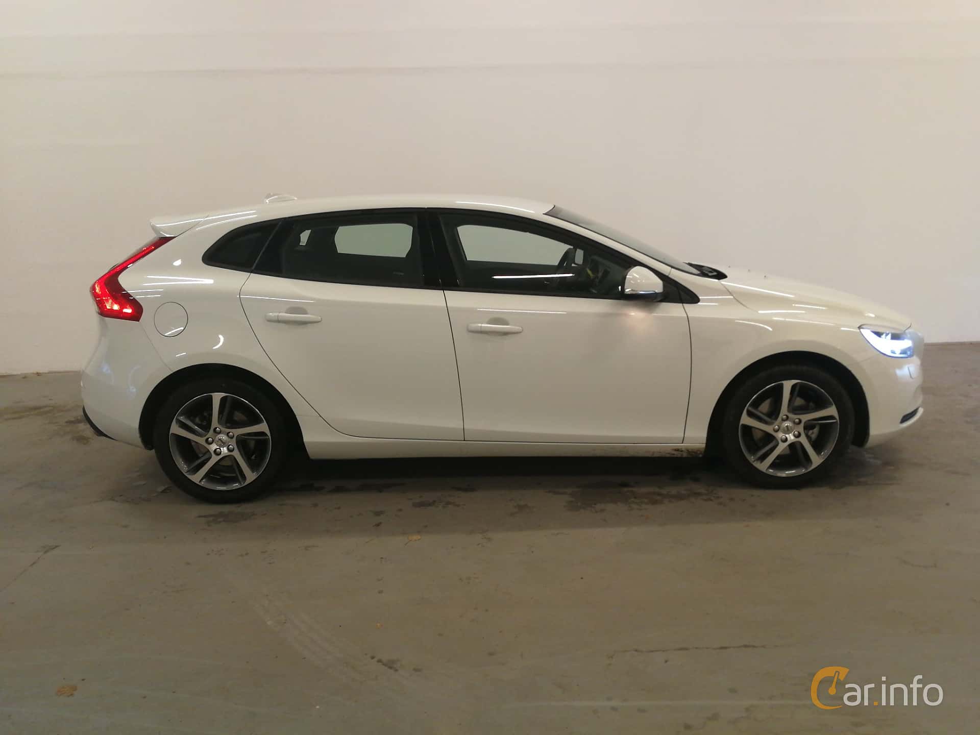 Volvo V40 D3 150hp, 2018