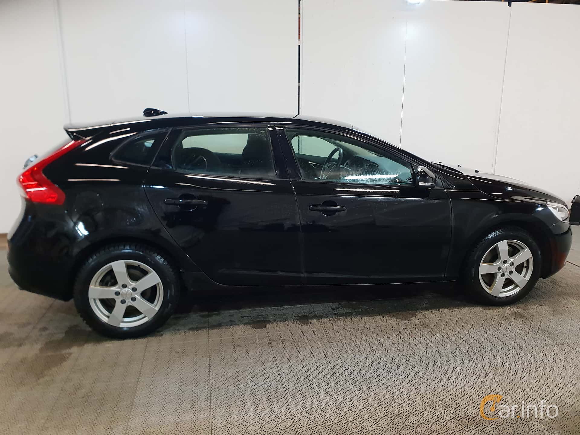 Volvo V40 D4 190hp, 2017