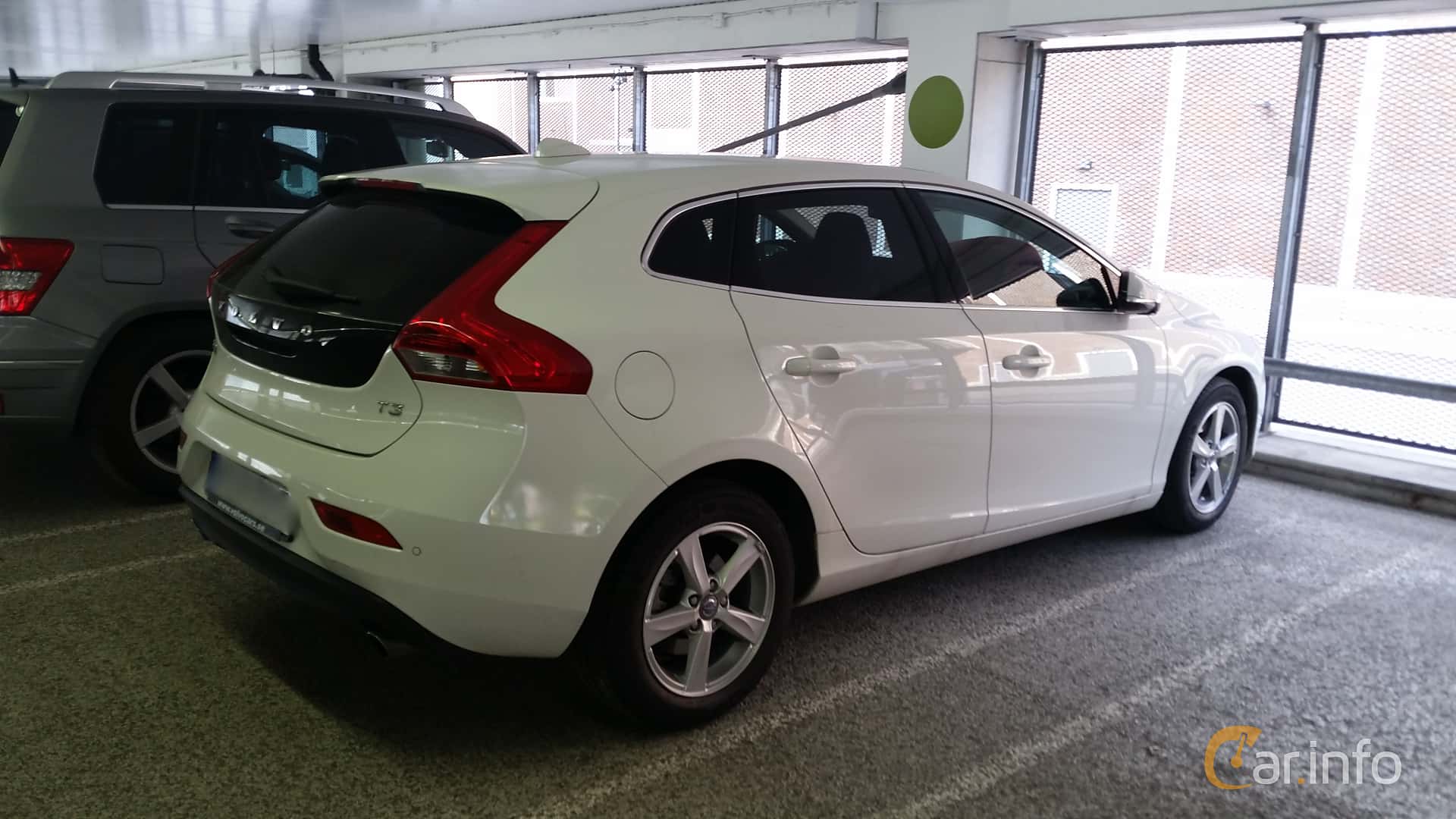 Volvo V40 generation P1 T3 Manual, 6-speed