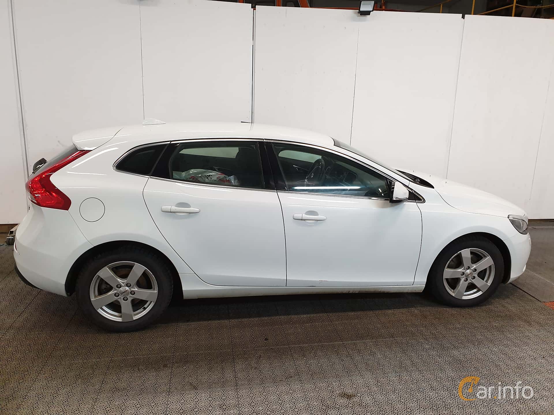 Volvo V40 generation P1 D2 Powershift, 6-speed