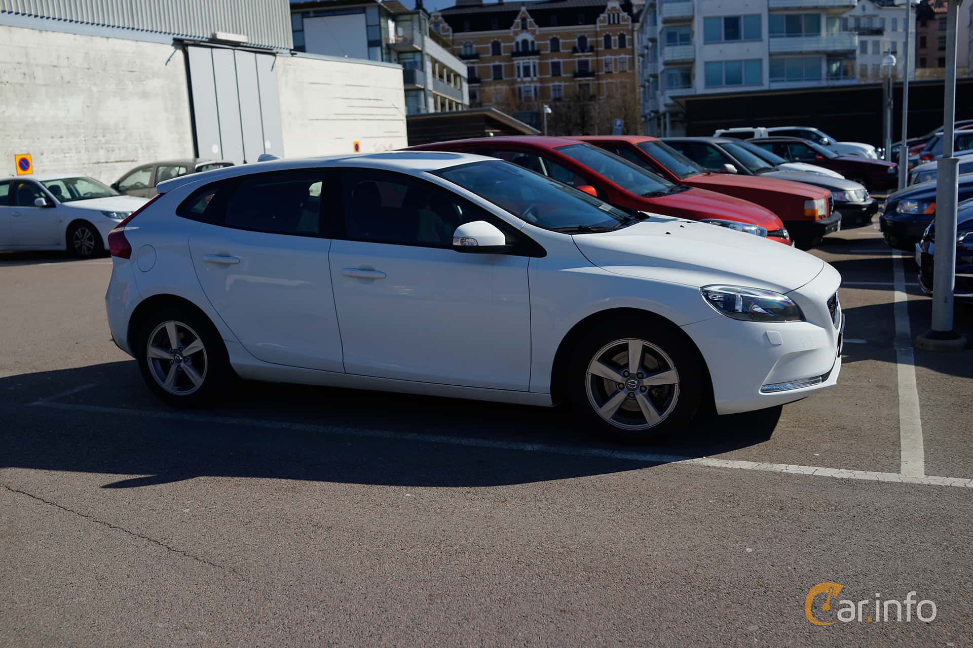 Volvo V40 T2 Manual, 120hp, 2013