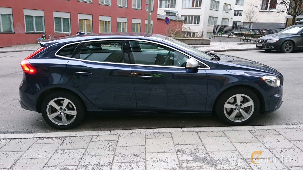 Volvo V40 generation P1 D4 Manual, 6-speed