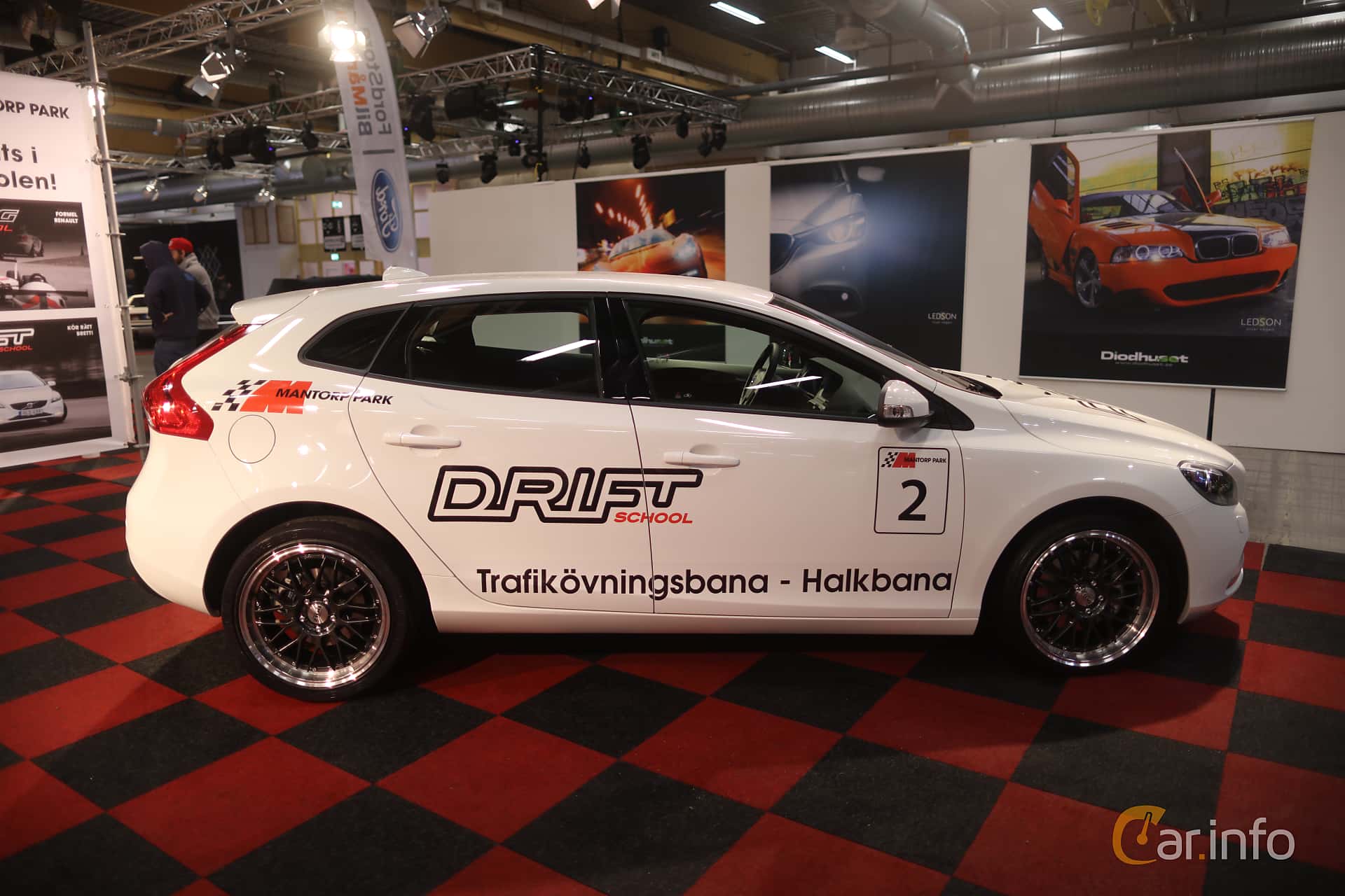 Volvo V40 T2 Manual, 122hp, 2015