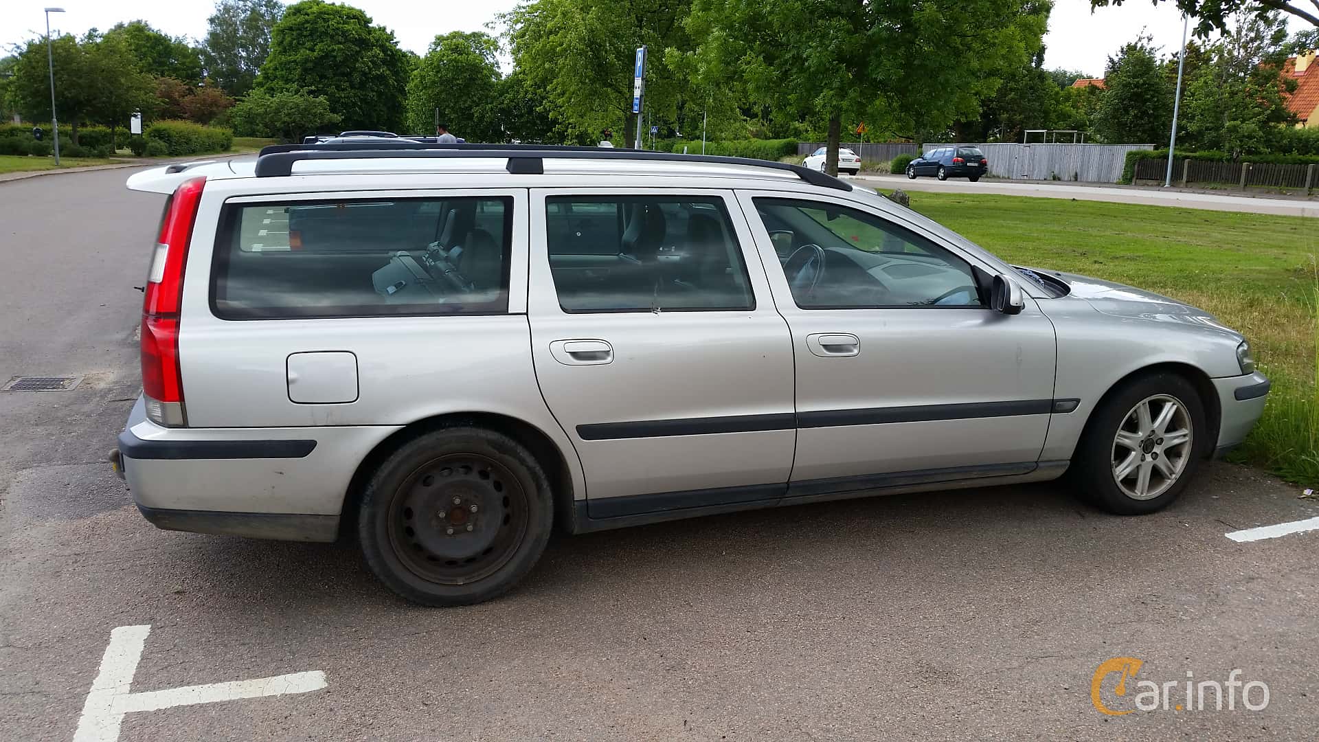 Volvo V70 generation P26 2.4T Automatic, 5-speed