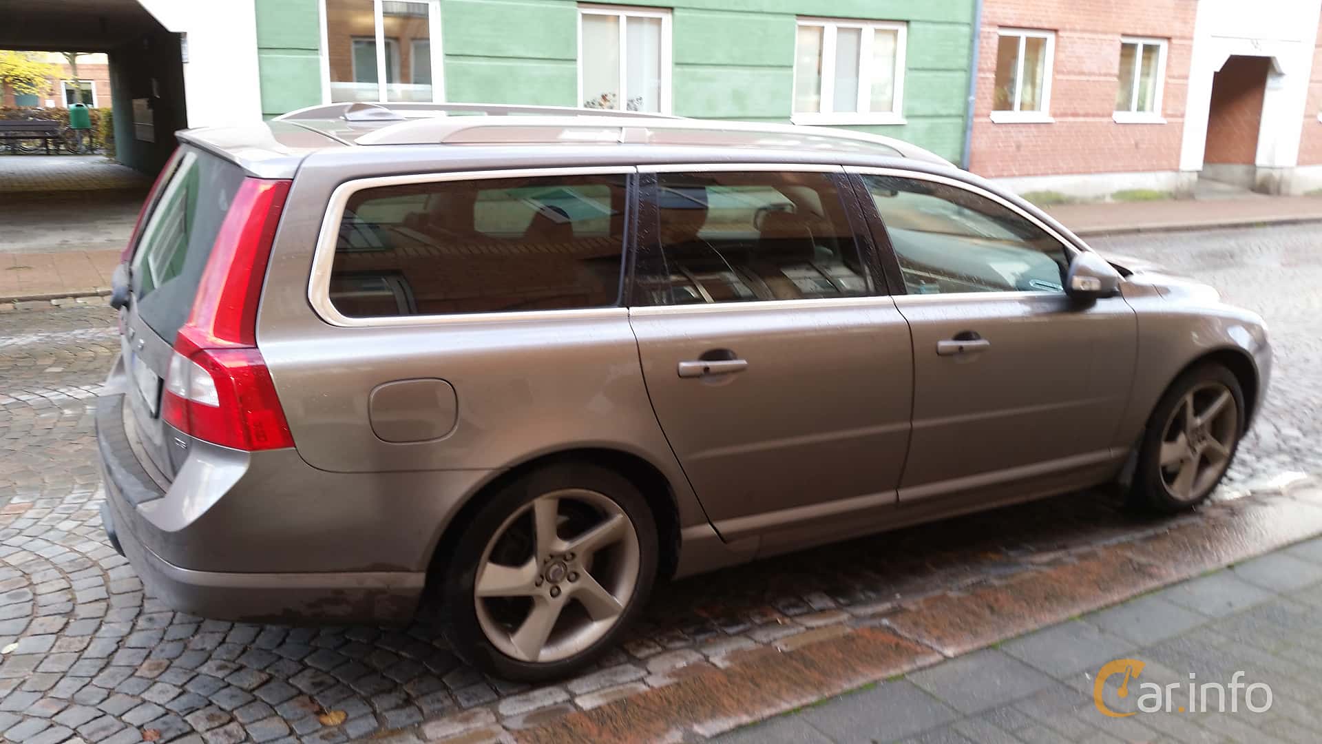 Volvo V70 generation 24 D5 Manual, 6-speed