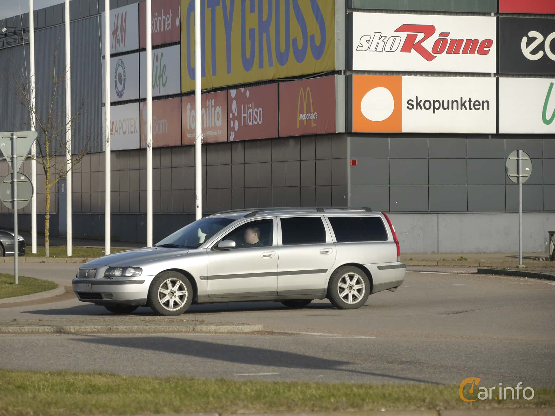 Volvo V70 D5 Automatic, 163hp, 2004