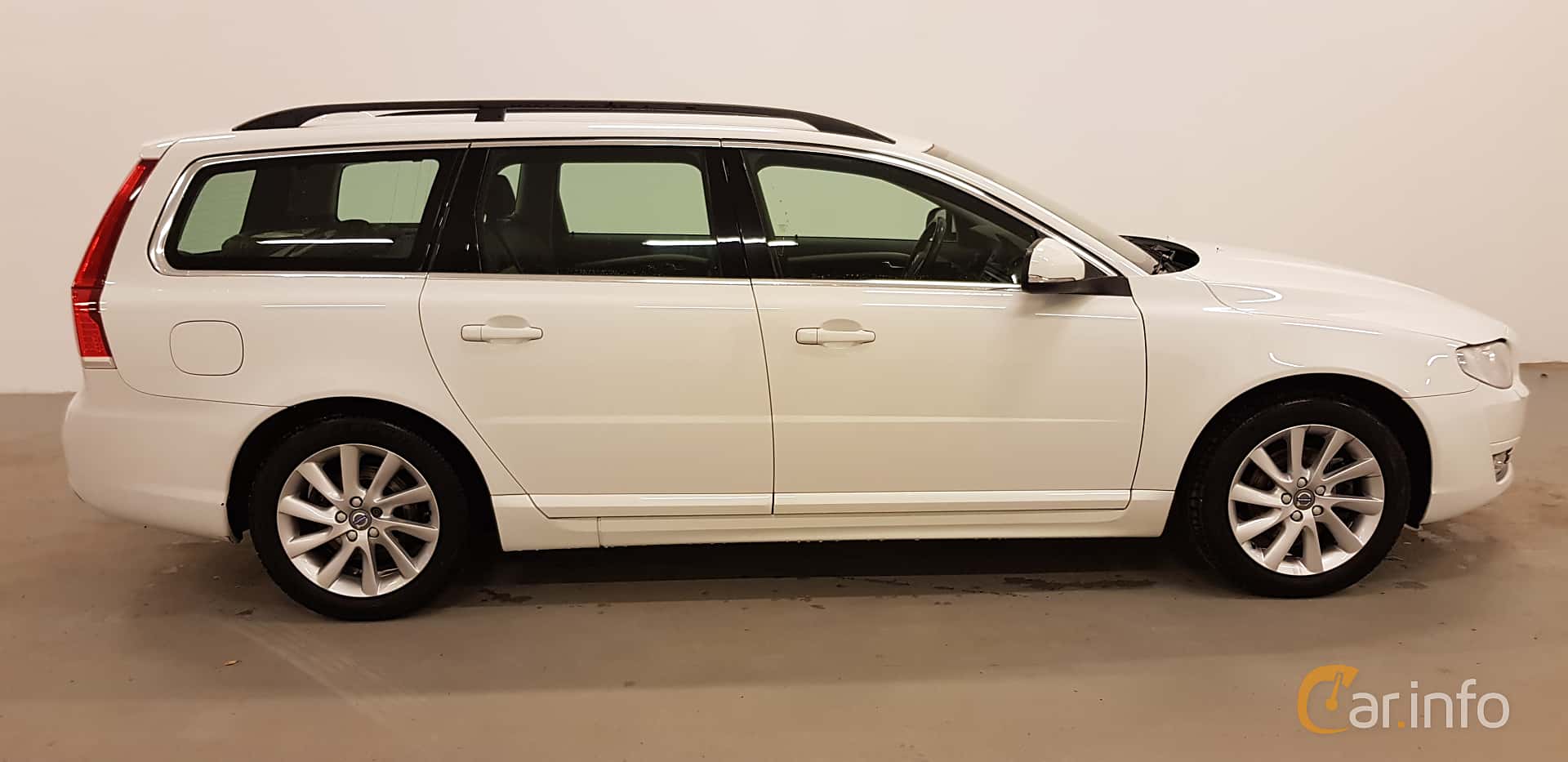 Volvo V70 generation 24 2nd Facelift T4 Manual, 6-speed