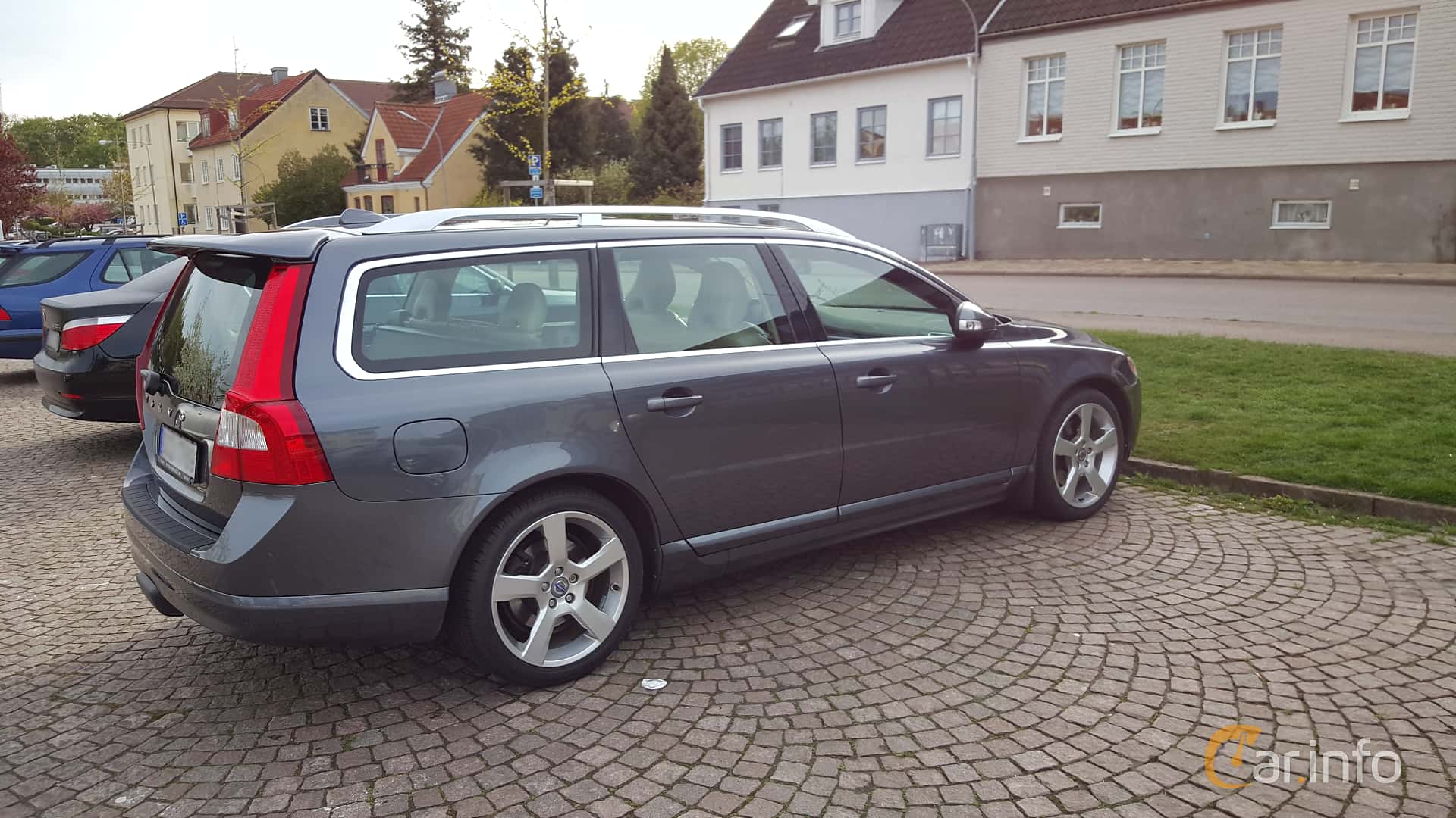 Volvo V70 generation 24 2.5T Manual, 6-speed