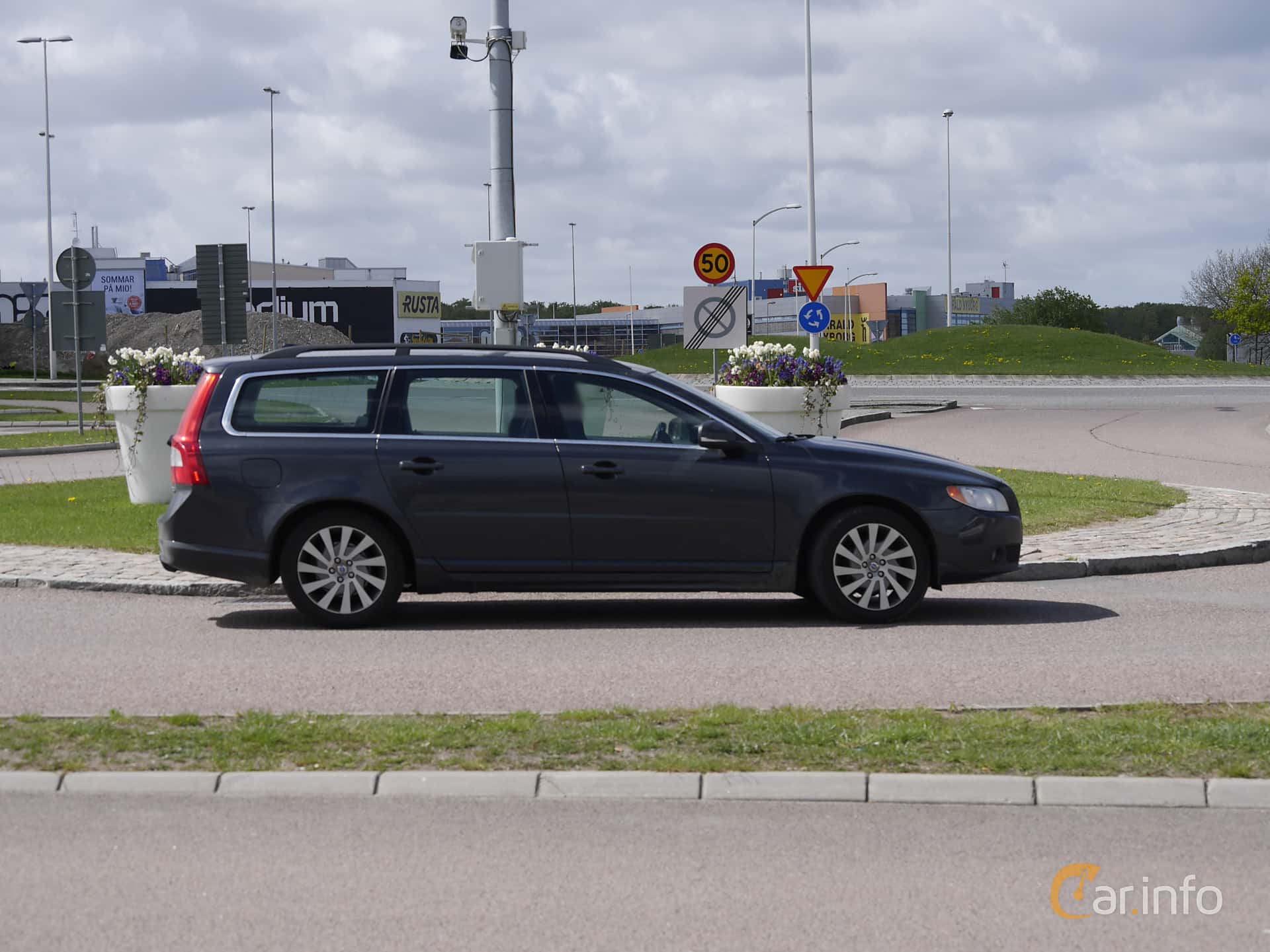 Volvo V70 generation 24 1st Facelift T4F Manual, 6-speed