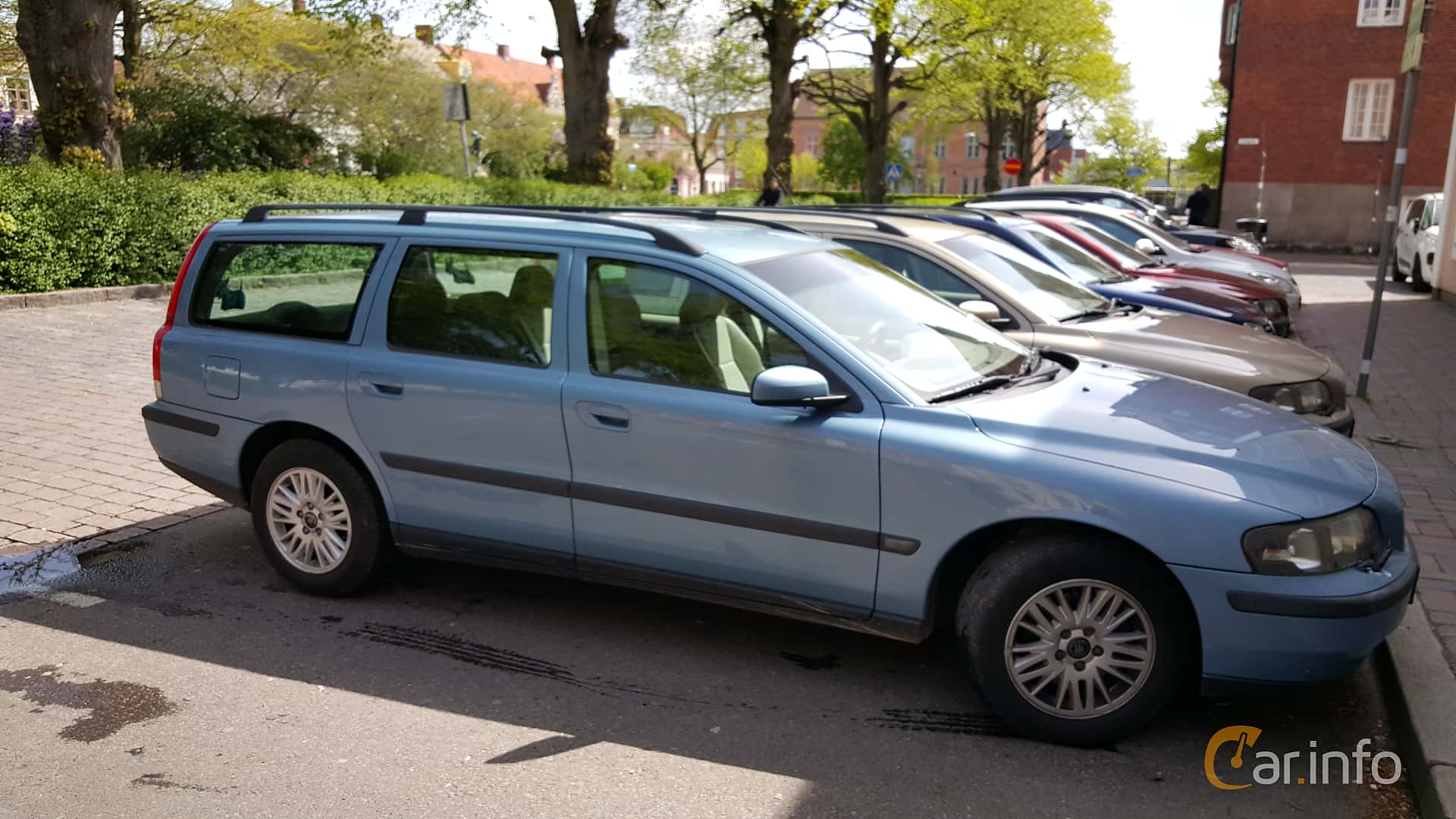 Volvo V70 generation P26 2.4 Automatic, 5-speed