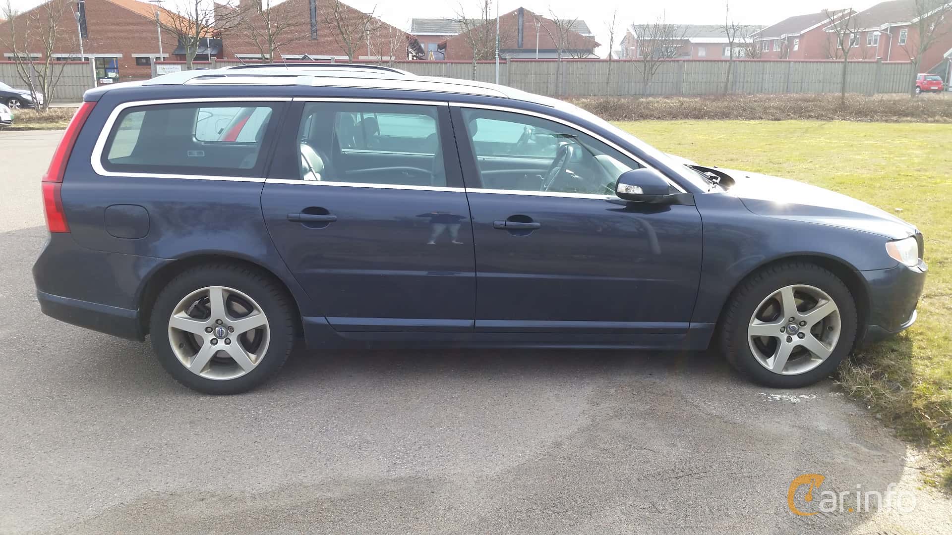 Volvo V70 generation 24 2.4D Manual, 6-speed